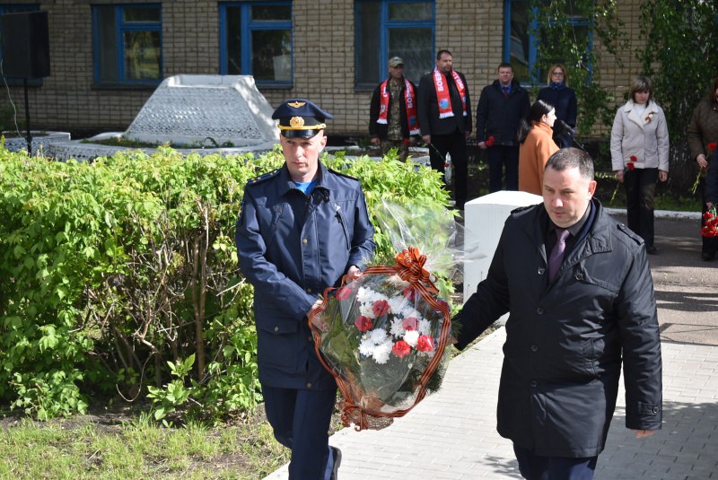 Состоялась церемония торжественного возложения цветов и венков в преддверии Дня Победы.