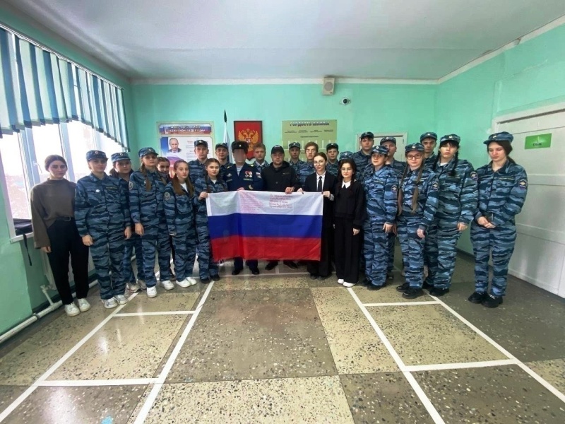 В школе им. Г.И.Марчука р.п.Духовницкое прошел «Урок Мужества» с земляком, участником специальной военной операции на Украине.