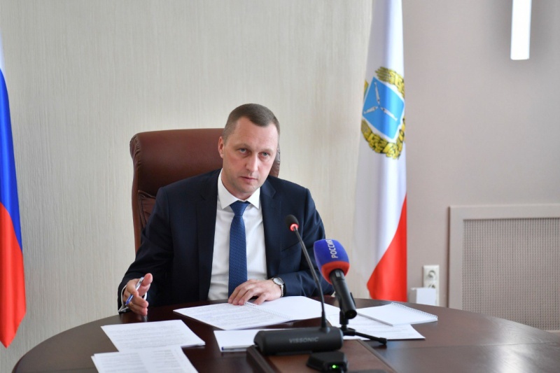 Врио губернатора Роман Бусаргин поручил разработать программу поддержки саратовских учителей.