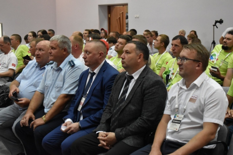Сегодня глава района Александр Жуковский принял участие в закрытии регионального этапа корпоративного чемпионата профессионального мастерства по методике WorldSkills-RZDskills по компетенции «Эксплуатация беспилотных авиационных систем». Сегодня глава района Александр Жуковский принял участие в закрытии регионального этапа корпоративного чемпионата профессионального мастерства по методике WorldSkills-RZDskills по компетенции «Эксплуатация беспилотных авиационных систем».