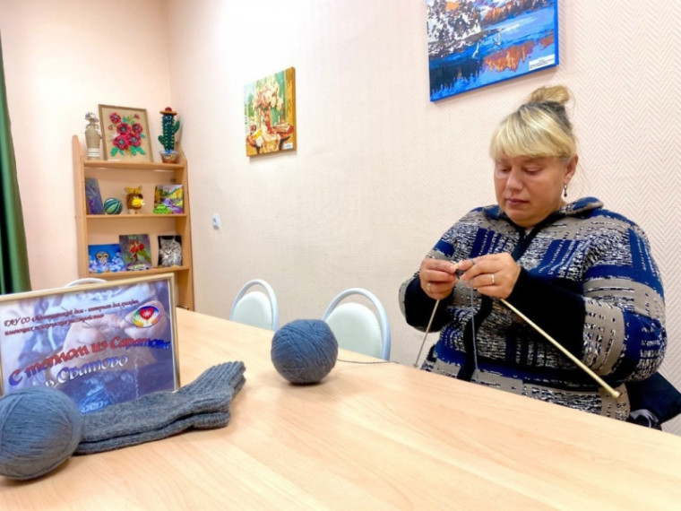 «С теплом из Саратова в Сватово»: «серебряные» волонтеры вяжут теплые вещи для жителей Сватовского района ЛНР. «С теплом из Саратова в Сватово»: «серебряные» волонтеры вяжут теплые вещи для жителей Сватовского района ЛНР.